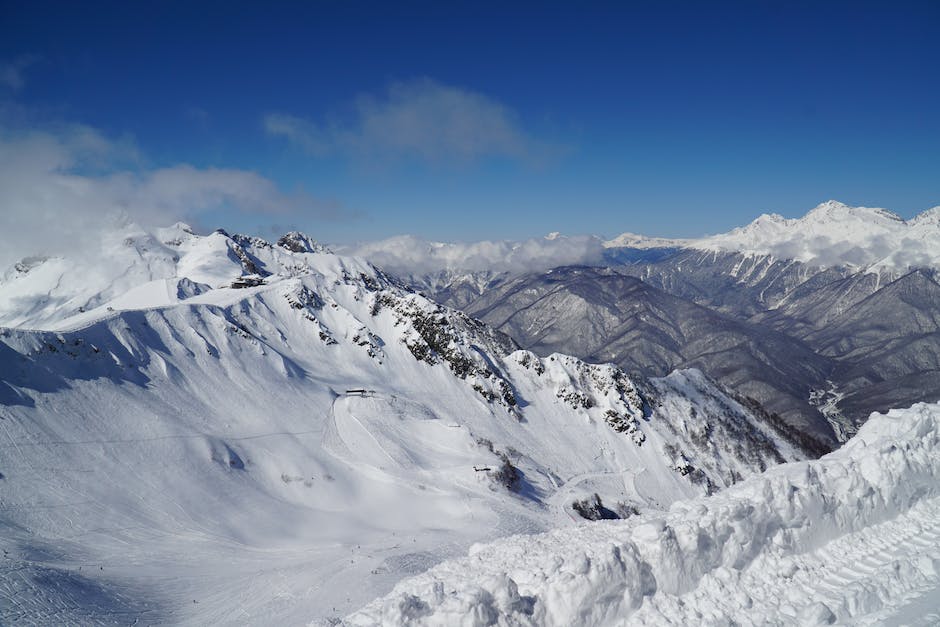 Gletschereis blau - Ursachen und Auswirkungen erklärt